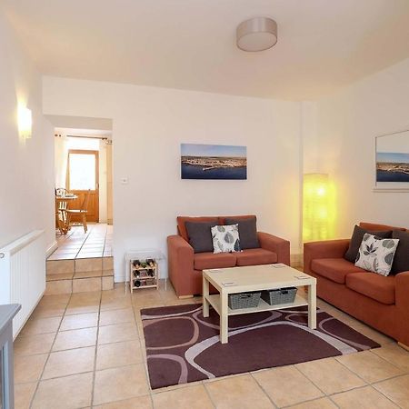 Sea Whisper- Lovely Home In Charming Village Питънуийм Екстериор снимка