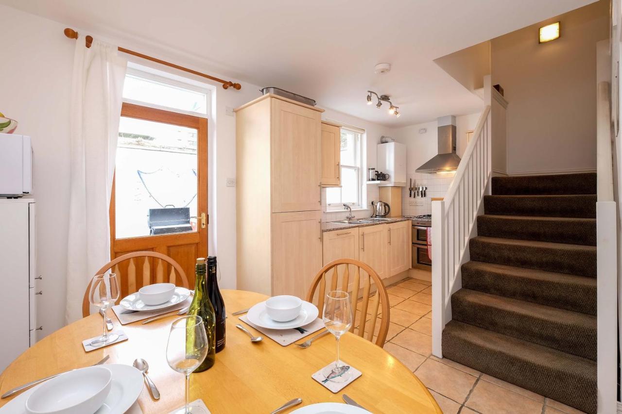 Sea Whisper- Lovely Home In Charming Village Питънуийм Екстериор снимка